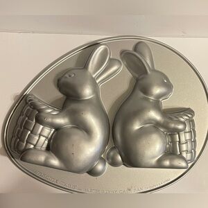 Bunny cake pan
